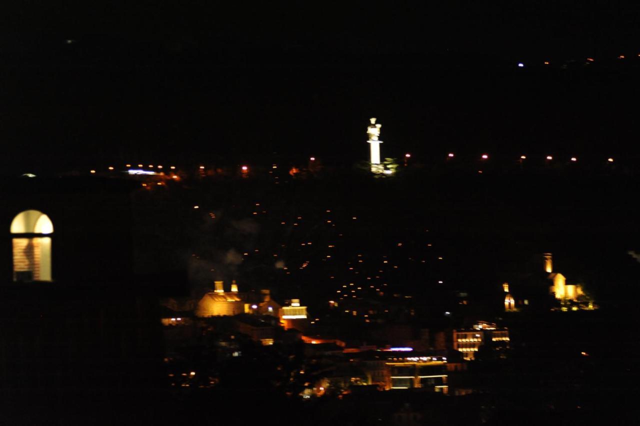 Hotelds Tbilisi Exteriör bild